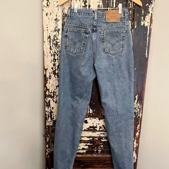 Vintage Levis 512 Women's Jeans High Rise Slim Fit tapered Leg Mom/ BF jeans. - Picture 2 of 10